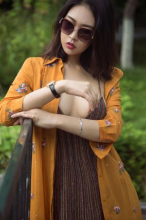 舌头伸进去的我好爽男男