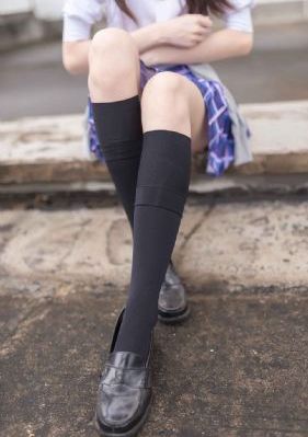 两对小夫妻同租一间房子